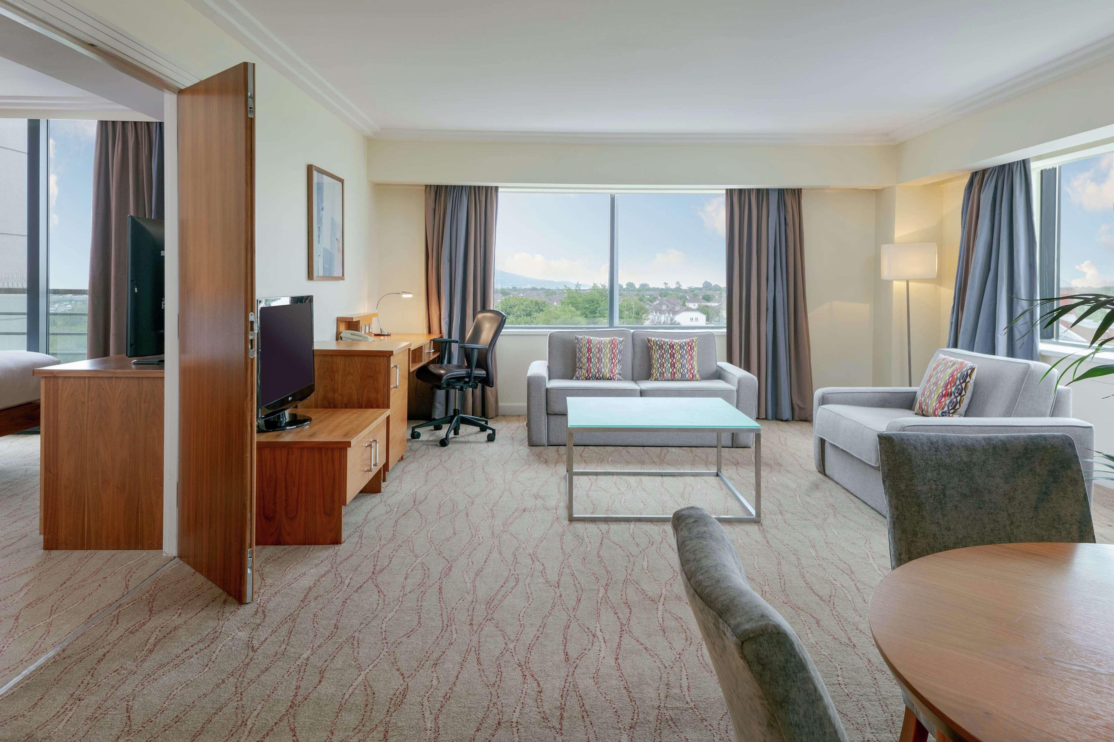 Hotel Hilton Dublin Airport Cloghran Exterior foto