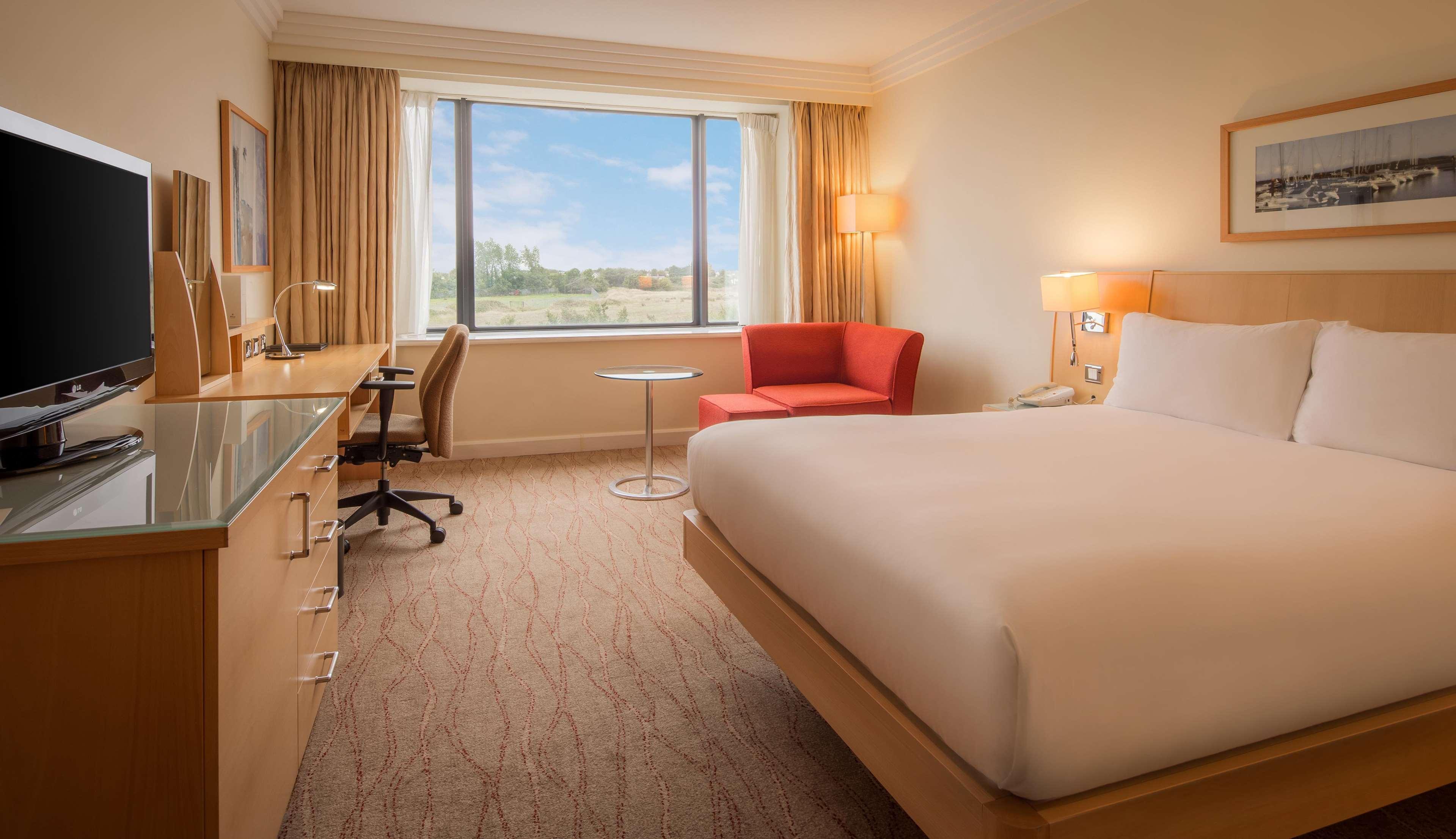 Hotel Hilton Dublin Airport Cloghran Exterior foto