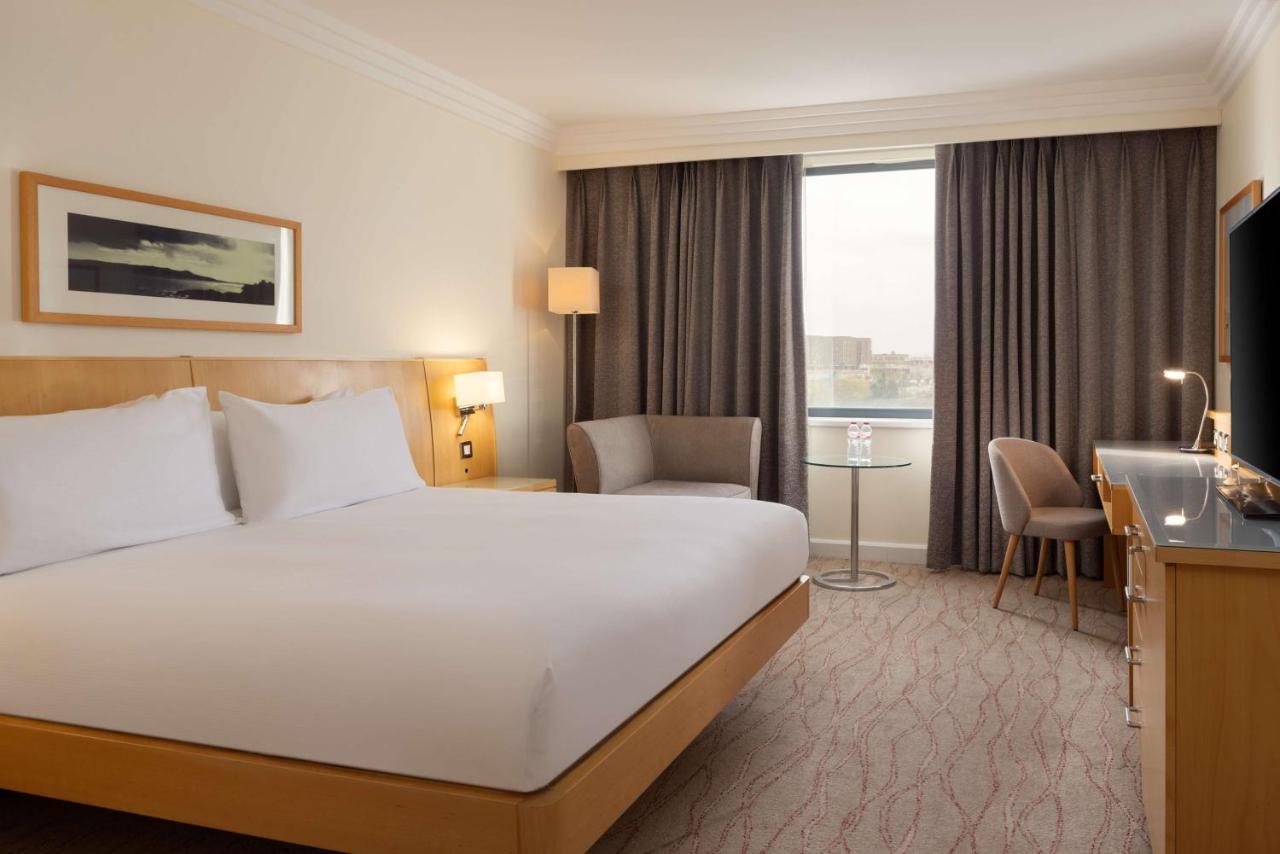 Hotel Hilton Dublin Airport Cloghran Exterior foto