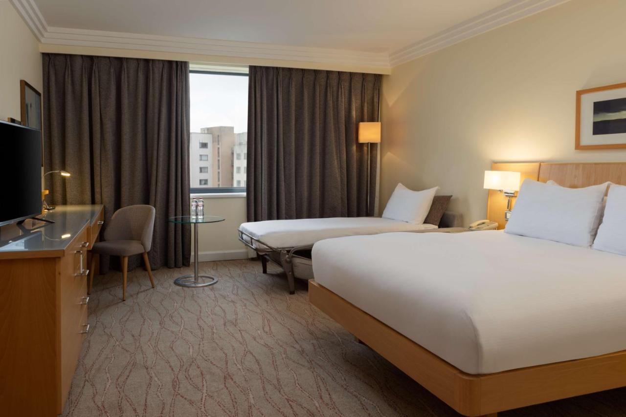 Hotel Hilton Dublin Airport Cloghran Exterior foto