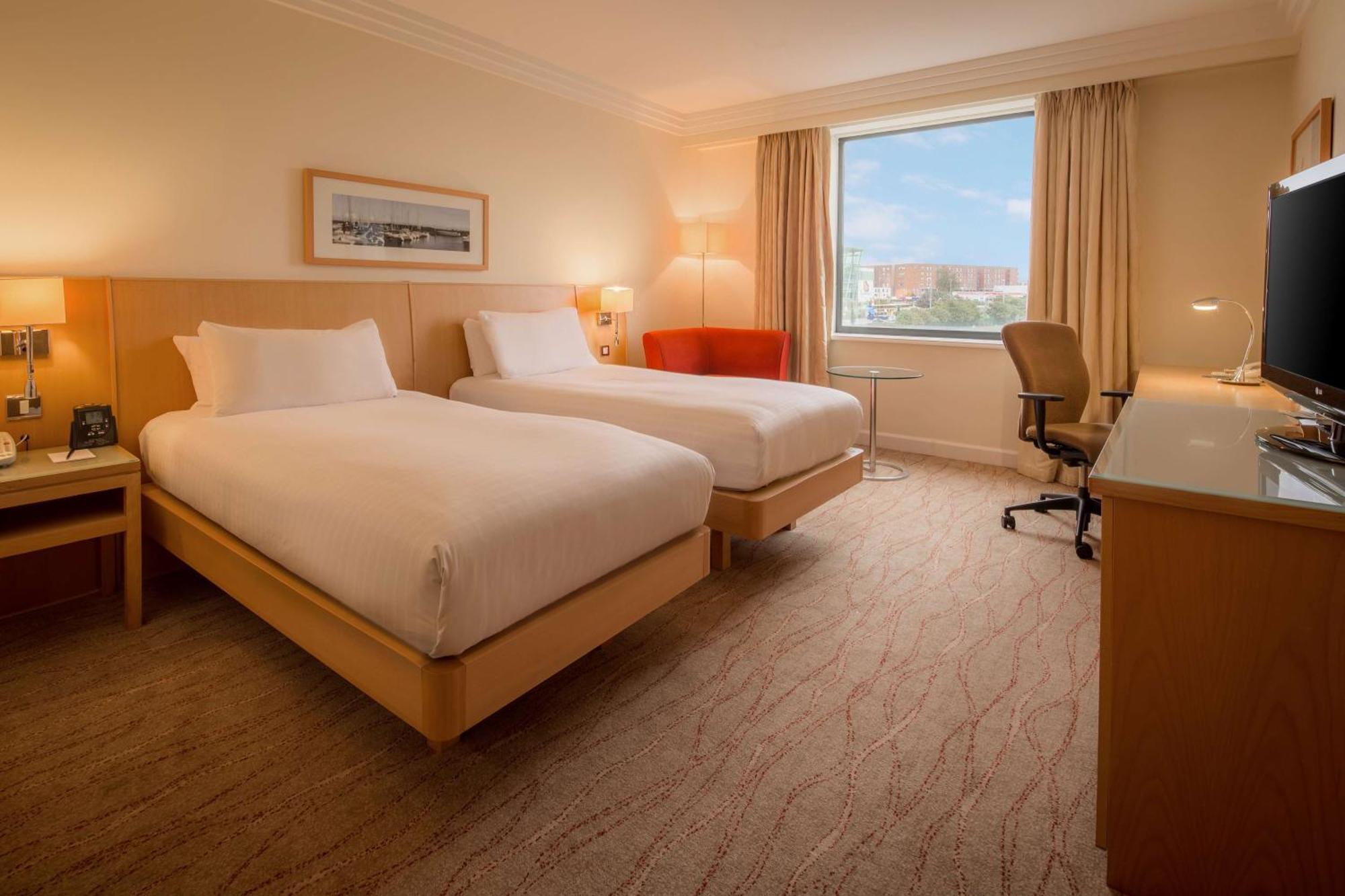 Hotel Hilton Dublin Airport Cloghran Exterior foto